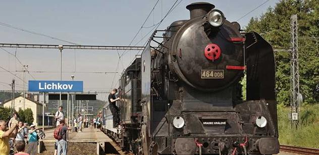 Historické vlaky na Králicku lákají nejen železniční nadšence